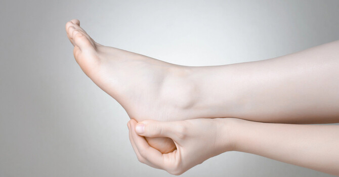 How Chiropractic Can Naturally Relieve Heel Pain: Treatments & At-Home Tips